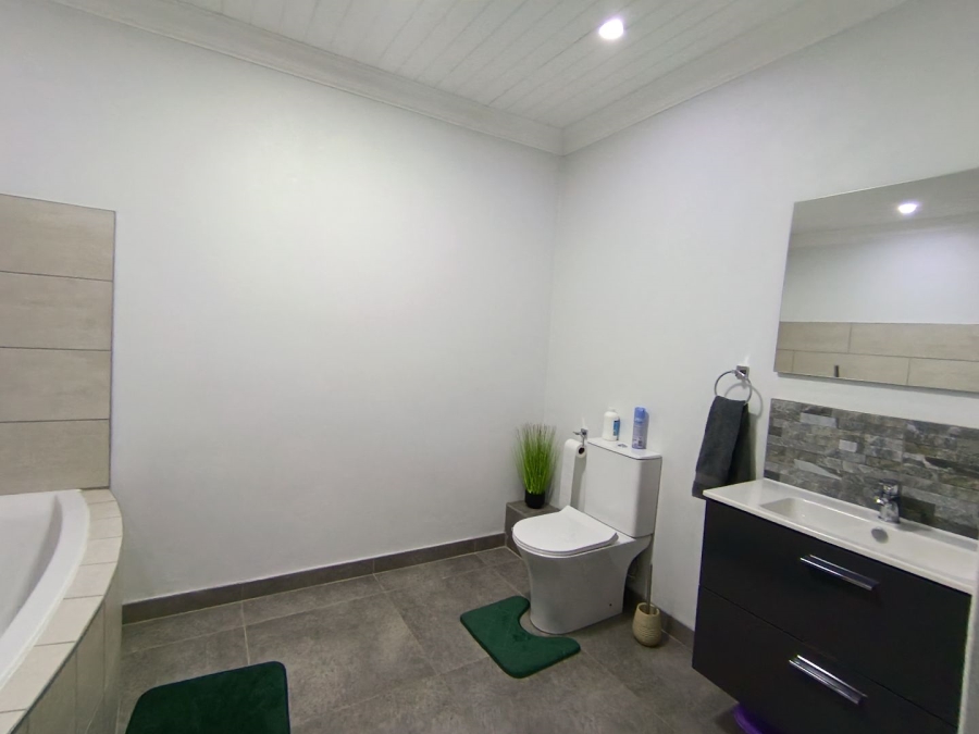 3 Bedroom Property for Sale in Pentagon Park Free State